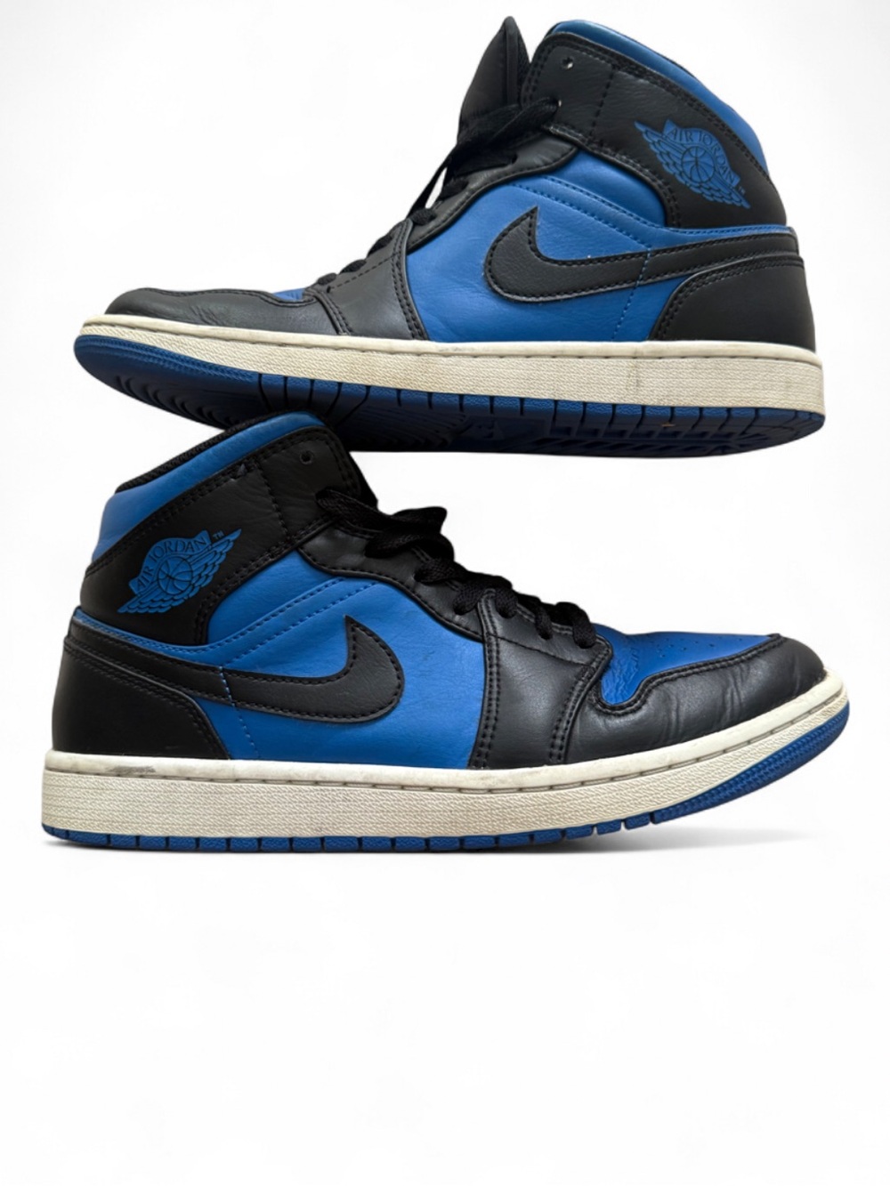 Jordan  Men Mid-Top Sneakers - Blue & Black